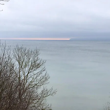 بيت للعطل Alte Kate Mit Bau-& Zirkuswagen Im Gartenidyll In Putbus Ot