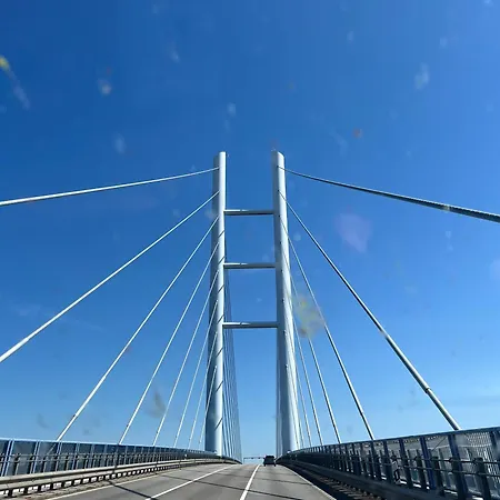 Alte Kate Mit Bau-& Zirkuswagen Im Gartenidyll In Putbus Ot Kasnevitz